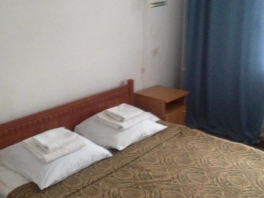 Kolos Hotel Obolon Kijów Zewnętrze zdjęcie