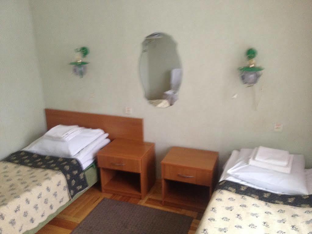 Kolos Hotel Obolon Kijów Zewnętrze zdjęcie