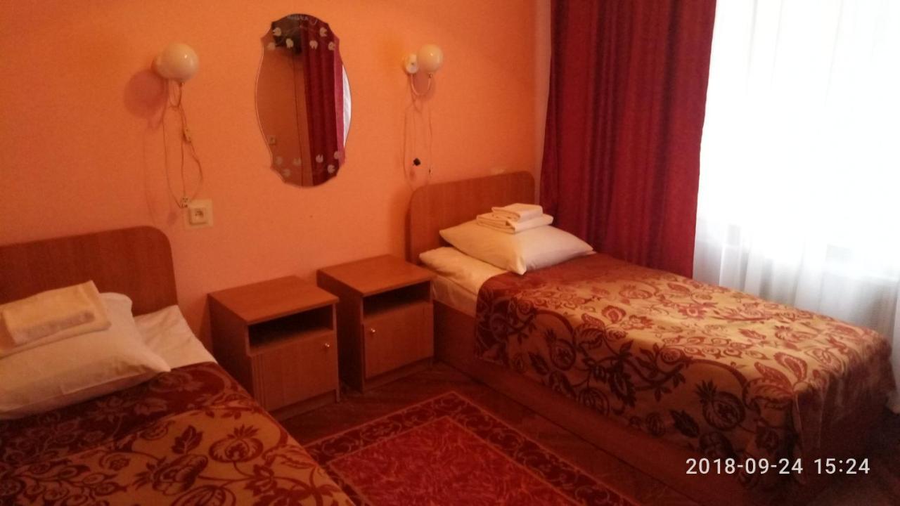 Kolos Hotel Obolon Kijów Zewnętrze zdjęcie