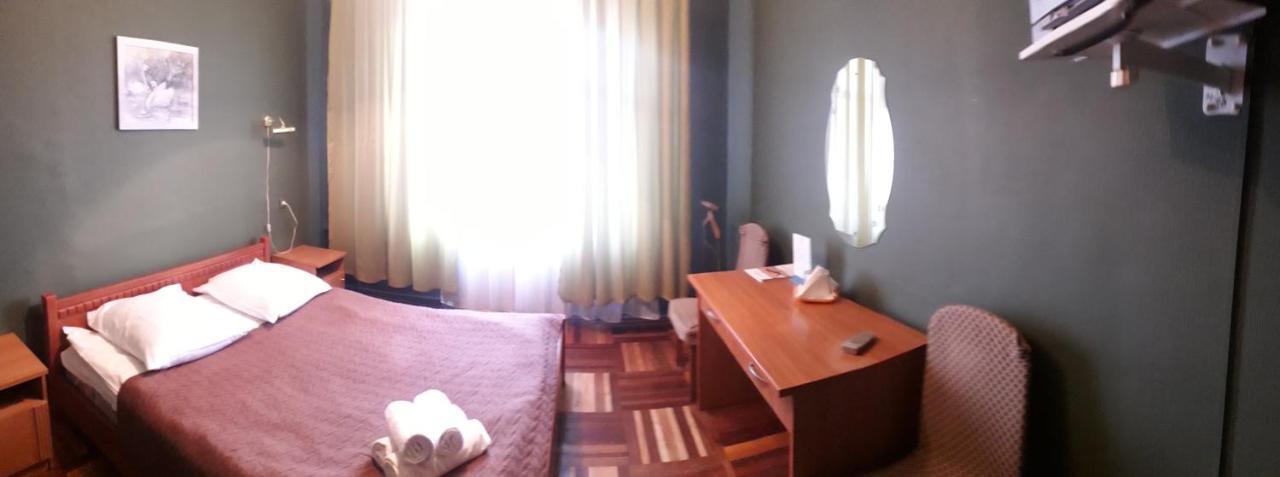 Kolos Hotel Obolon Kijów Zewnętrze zdjęcie