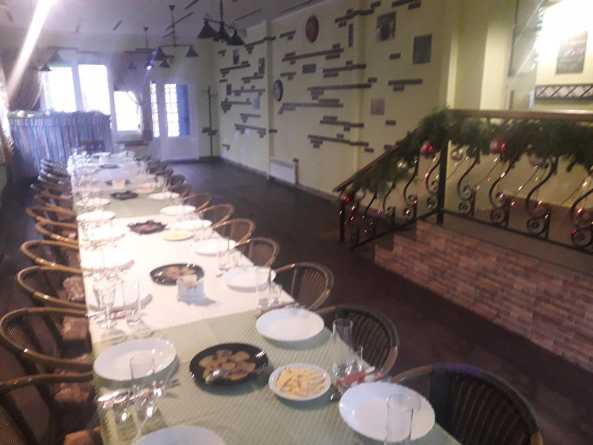 Kolos Hotel Obolon Kijów Zewnętrze zdjęcie