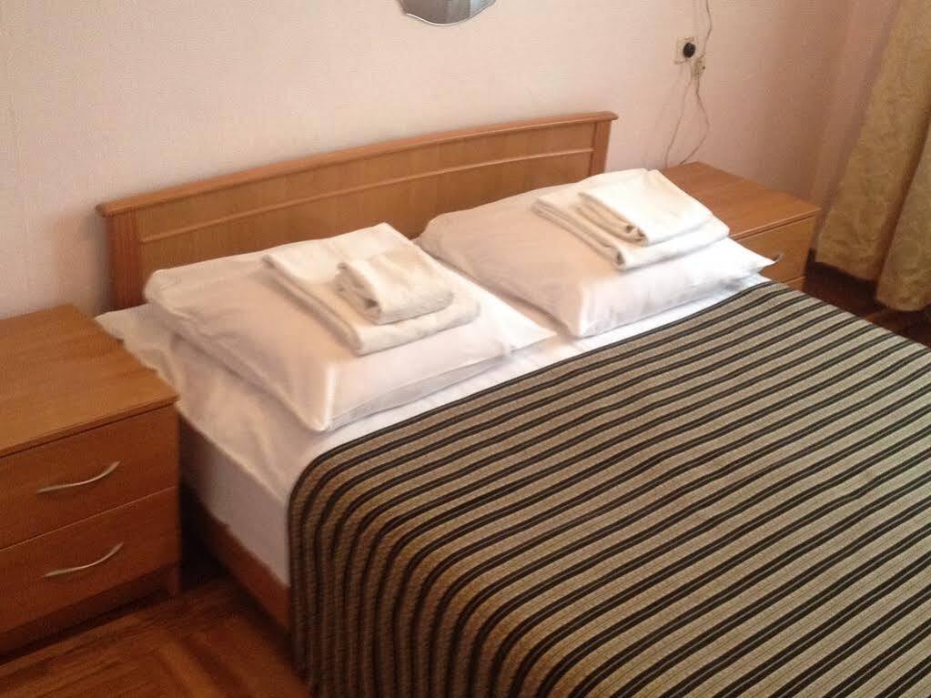Kolos Hotel Obolon Kijów Zewnętrze zdjęcie