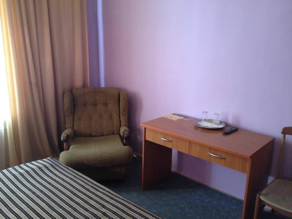 Kolos Hotel Obolon Kijów Zewnętrze zdjęcie