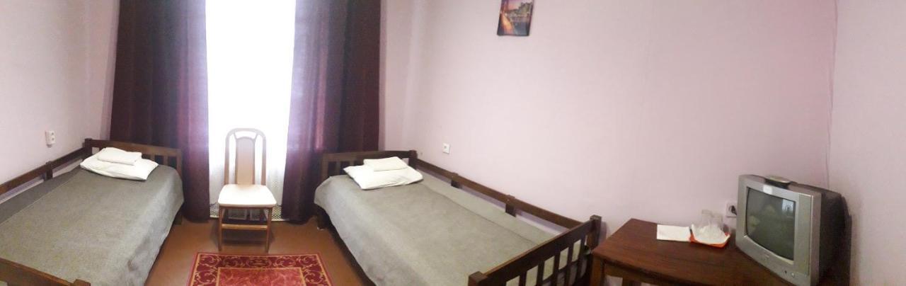 Kolos Hotel Obolon Kijów Zewnętrze zdjęcie