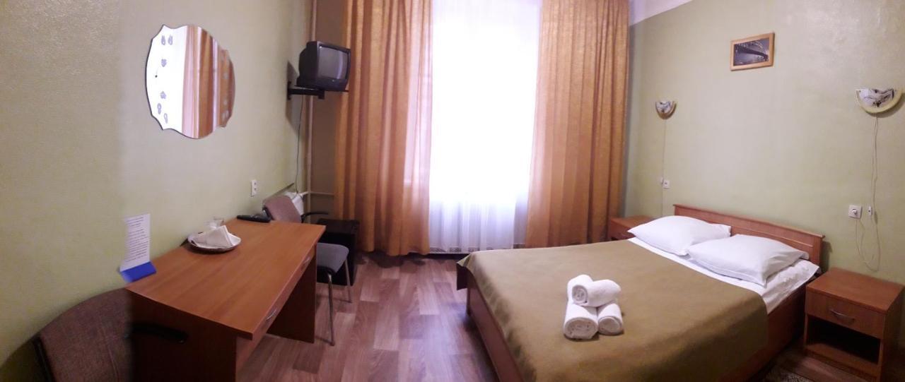 Kolos Hotel Obolon Kijów Zewnętrze zdjęcie