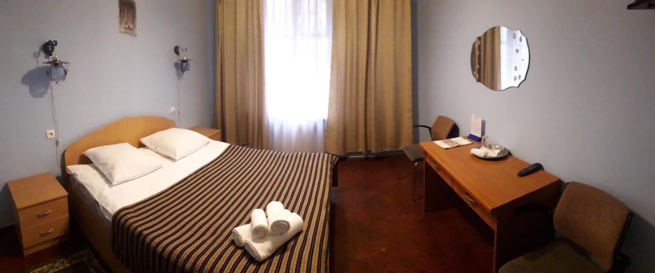 Kolos Hotel Obolon Kijów Zewnętrze zdjęcie
