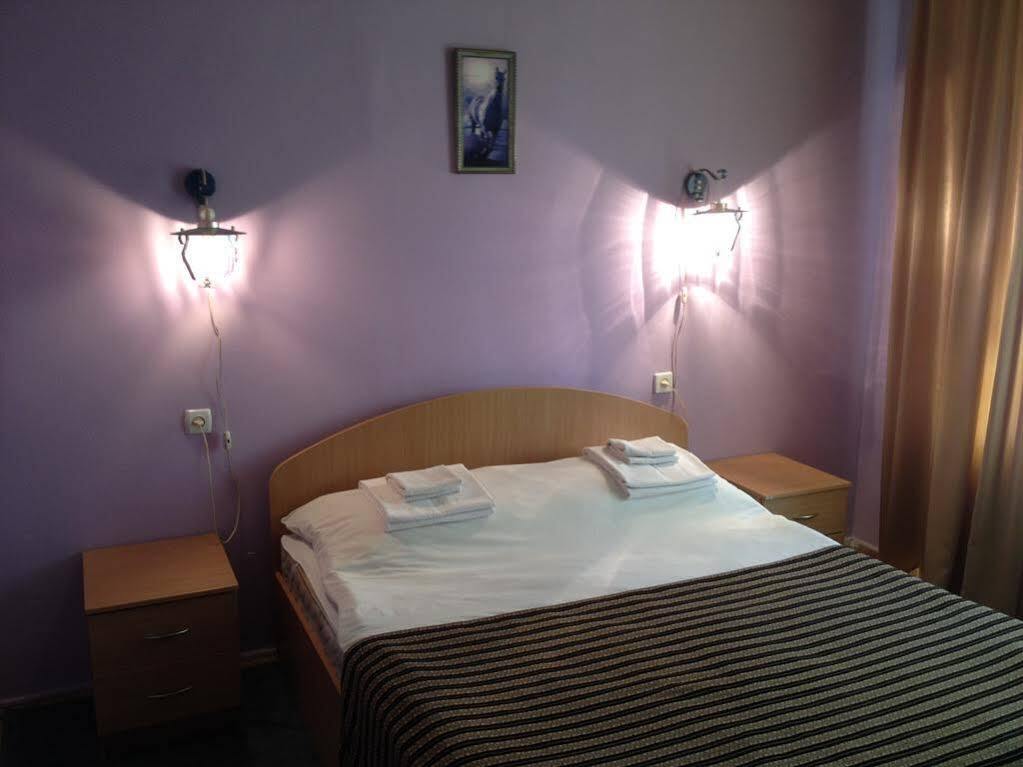 Kolos Hotel Obolon Kijów Zewnętrze zdjęcie